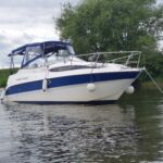 Bayliner 245 - Anchored off